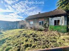 Ładna działka z domem i budynkami gospodarczymi - 2