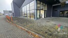 Obiekt handlowo-usługowo - biurowy, parking, brama - 2