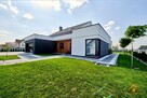 nowoczesny dom z basenem - 13