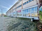 Duży lokal handlowo-usługowy z parkingiem - 2