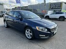 Volvo V60 2,0 T5 Benz. 240KM Automat w bardzo dobrym stanie - 1