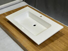 Kompaktowa i estetyczna umywalka wpuszczana w blat 100 x 55 - 3
