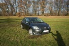 Sprzedam sprawny samochód z automatyczną skrzynią biegów i d - 9
