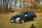 Sprzedam sprawny samochód z automatyczną skrzynią biegów i d - 12
