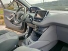 Samochód osobowy peugeot - 2