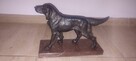 Figura psa na marmurowej podstawie - 2