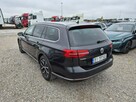 Volkswagen Passat - 4