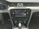 Volkswagen Passat - 11