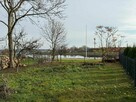 Lokal z działką blisko jeziora idealny pod remont - 9