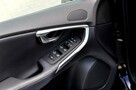 Volvo V40 2.0 T2 122KM RDesign Panorama Skóra Full Led Kamera Digital - 13