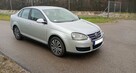 Volkswagen Jetta 1.6 benzyna FSI 2005 Rok golf passat - 2