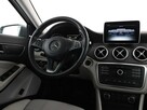 Mercedes GLA 180 automat bi-xenon półskóra navi grzane fotele czujniki parkowania - 16