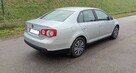 Volkswagen Jetta 1.6 benzyna FSI 2005 Rok golf passat - 7